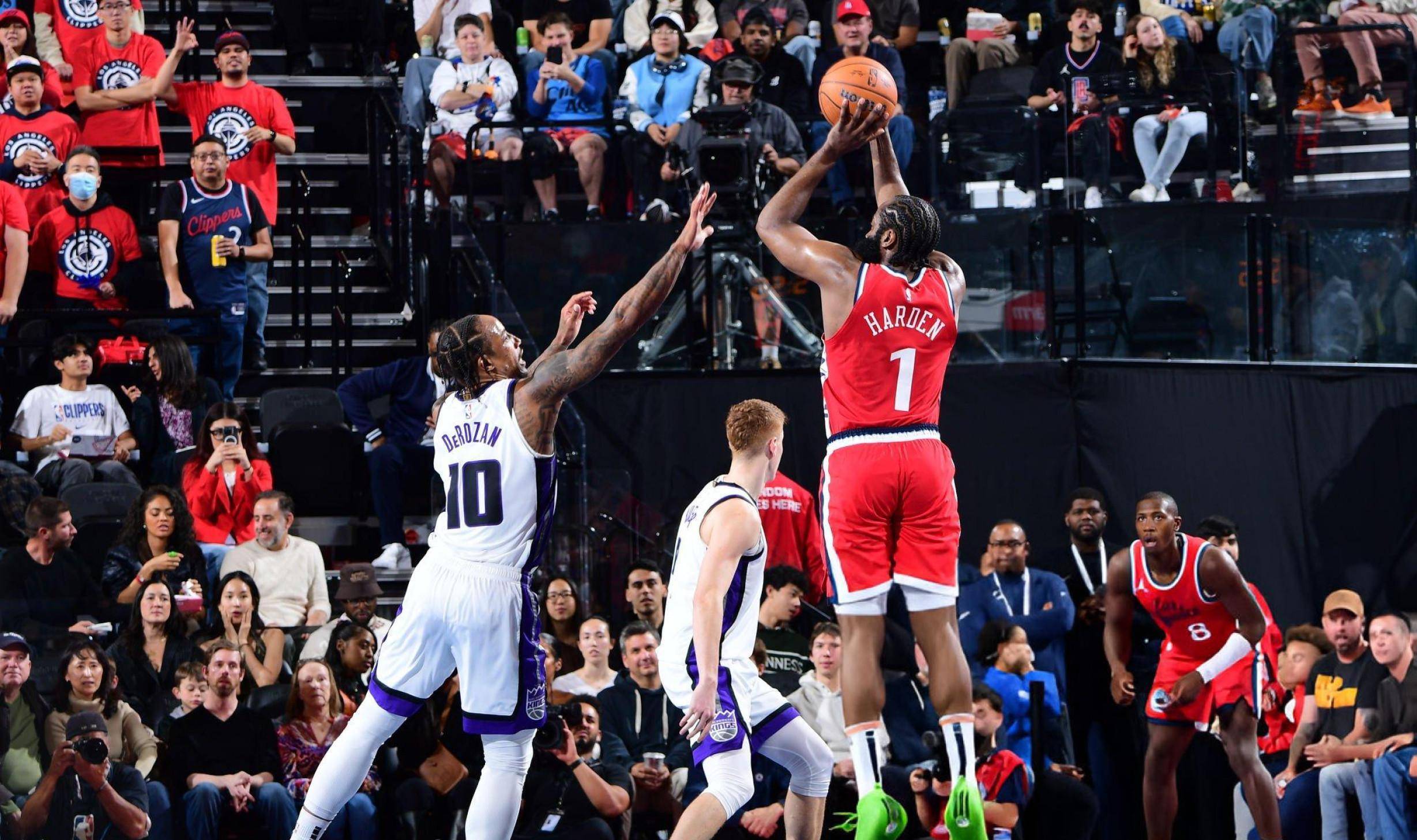 包含休斯敦火箭发布备战花絮；赛前外线爆发；NBA季后赛任务艰巨；球队文化再被提及的词条