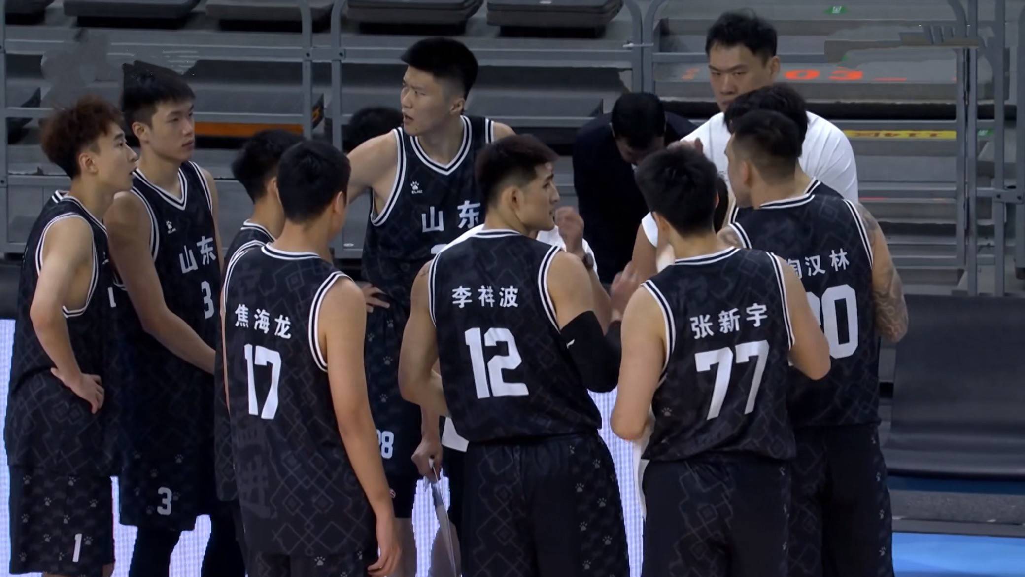 山东男篮迎CBA常规赛关键赛,国际比赛日临场应变,气氛紧张,纪律约束更严格的简单介绍 山东男篮迎CBA常规赛关键赛,国际比赛日临场应变,气氛紧张,纪律约束更严格的简单介绍