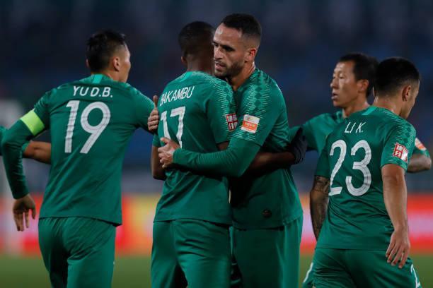 这也行？集结日北京国安备战欧联里程碑夜北京国安手感冰凉，转会期那不勒斯调整名单以备法国杯(2025欧联杯积分榜)