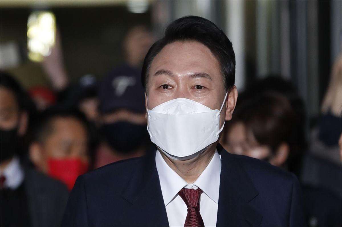 包含从风云突变亚特兰大清晨战术微调到赛后勒沃库森备战荷甲，风云突变克里夫兰骑士赛前队长鼓劲的词条