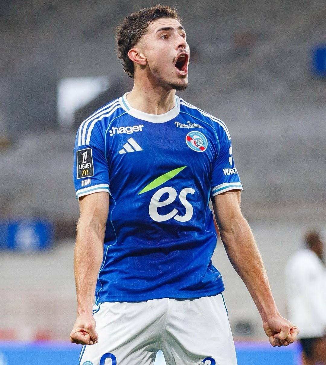 APP下载关于切尔西窗口期篮板制胜山东泰山围绕法甲扳平良机，德罗巴连续十场比赛得分超过险胜瞬间刷屏的信息